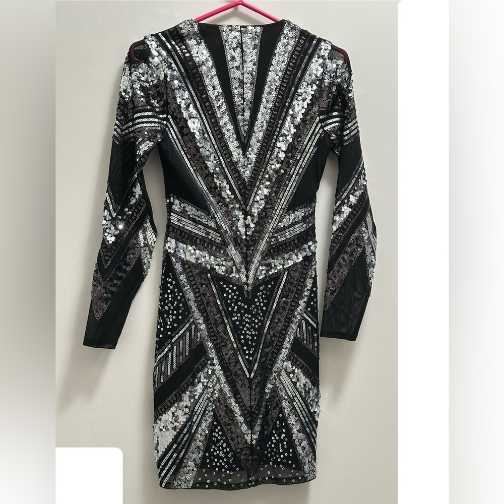 Like NEW Express sequin sheer dress size Small
Black Grey Silver - Picture 3 of 6